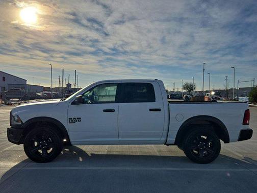 2024 RAM 1500 Classic Warlock Crew Cab 4x2 5'7' Box