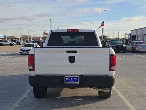 2024 RAM 1500 Classic Warlock Crew Cab 4x2 5'7' Box