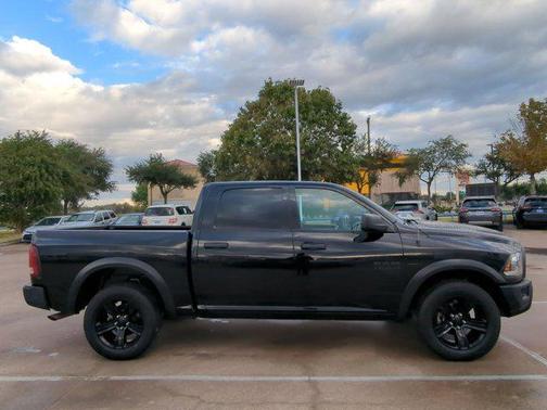 2024 RAM 1500 Classic Warlock Crew Cab 4x4 5'7' Box