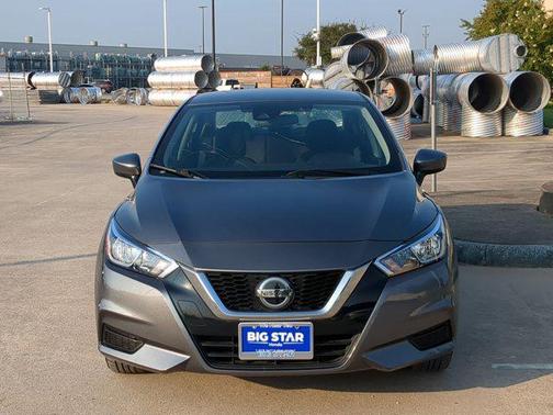 2022 Nissan Versa 1.6 SV