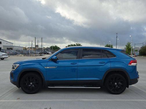 2024 Volkswagen Atlas Cross Sport 2.0T SE w/Technology