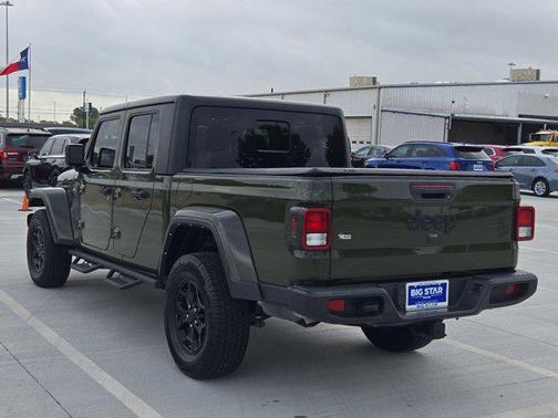 Sarge Green Clearcoat 2021 Jeep Gladiator Willys 4x4