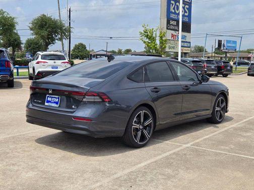 Meteorite Gray Metallic 2026 Honda Accord SE