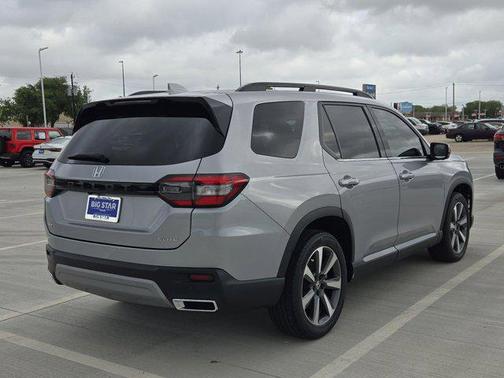 Lunar Silver Metallic 2025 Honda Pilot Elite
