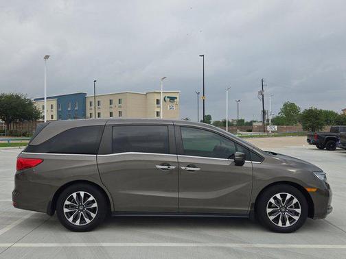 Brown 2021 Honda Odyssey EX-L