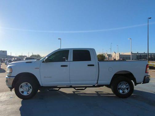 2021 RAM 2500 Tradesman Crew Cab 4x4 6'4' Box
