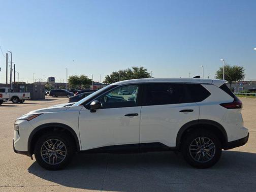 Glacier White 2024 Nissan Rogue S