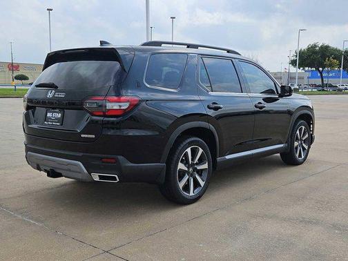 2025 Honda Pilot Touring 8-Passenger