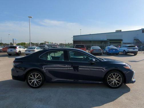 2023 Toyota Camry XLE