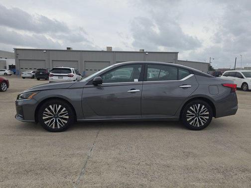 Gun Metallic 2024 Nissan Altima 2.5 SV
