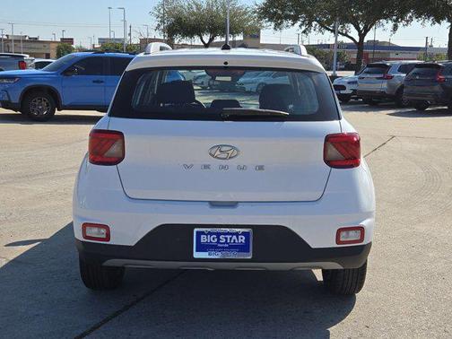 2023 Hyundai VENUE SEL