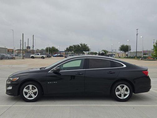 Mosaic Black Metallic 2024 Chevrolet Malibu FWD 1LT