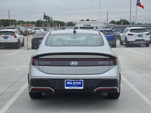 Aero Silver 2025 Hyundai SONATA SEL
