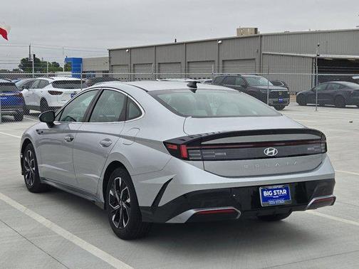 Aero Silver 2025 Hyundai SONATA SEL