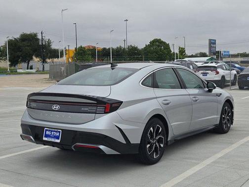 Aero Silver 2025 Hyundai SONATA SEL