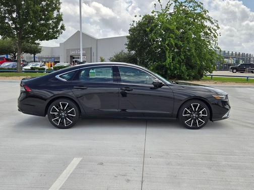 Crystal Black Pearl 2026 Honda Accord Hybrid Touring