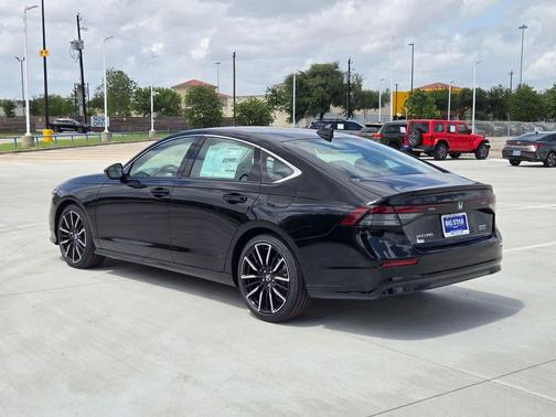 Crystal Black Pearl 2026 Honda Accord Hybrid Touring