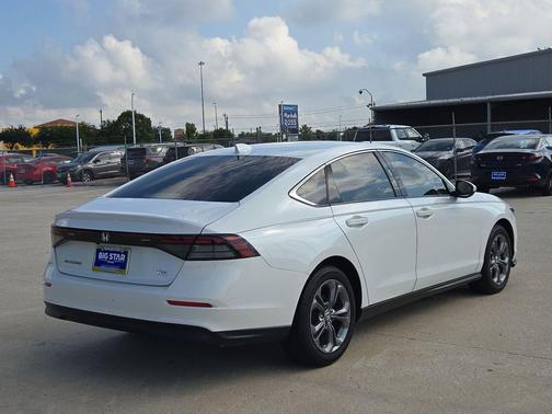 Platinum White Pearl 2024 Honda Accord EX