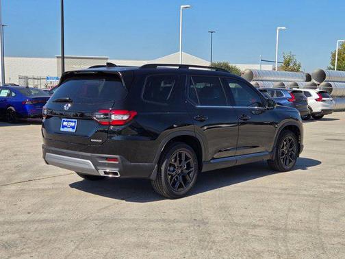 2025 Honda Pilot Touring 8-Passenger
