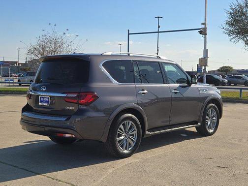 2024 INFINITI QX80 Luxe