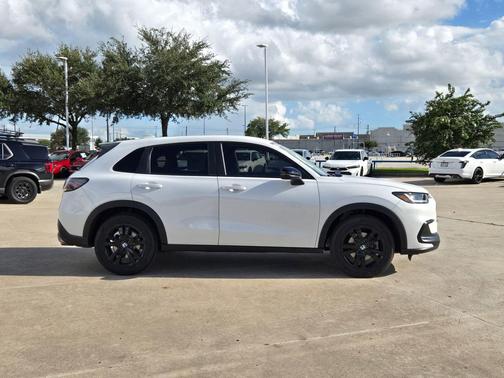Platinum White Pearl 2027 Honda HR-V Sport