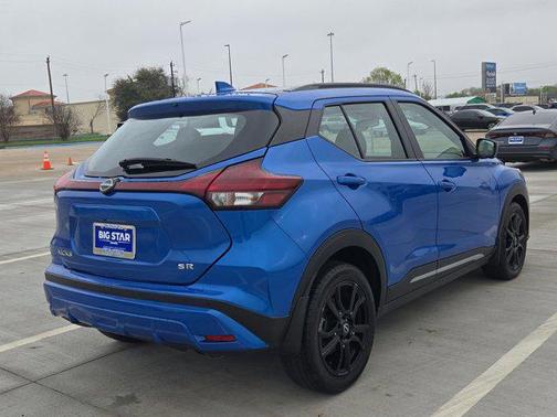 2023 Nissan Kicks SR