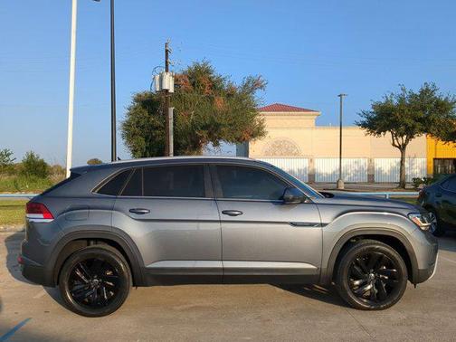2022 Volkswagen Atlas Cross Sport 3.6L V6 SE w/Technology