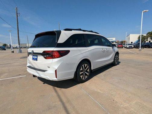 Platinum White Pearl 2026 Honda Odyssey EX-L