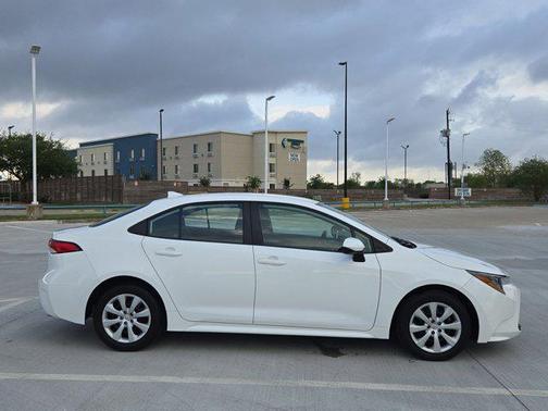 Ice Cap 2023 Toyota Corolla LE