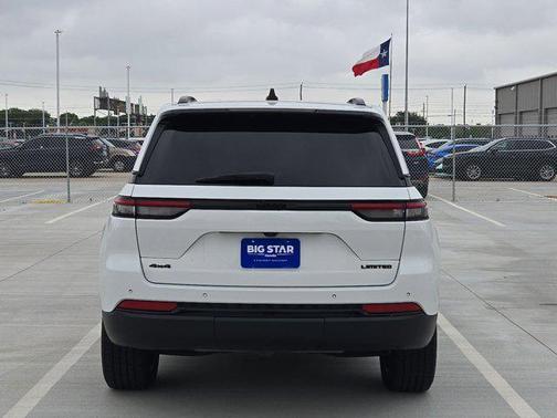 Bright White Clearcoat 2023 Jeep Grand Cherokee Limited