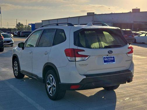 Crystal White Pearl 2020 Subaru Forester Premium