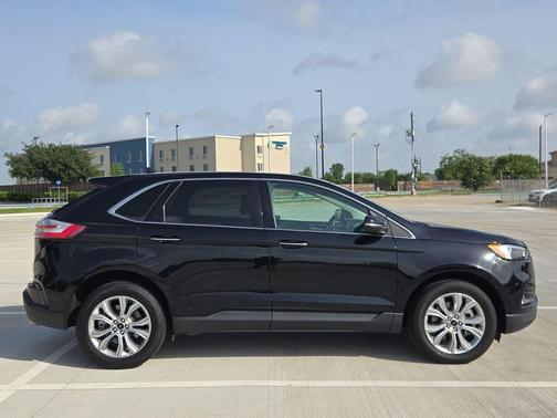 Black Metallic 2024 Ford Edge Titanium