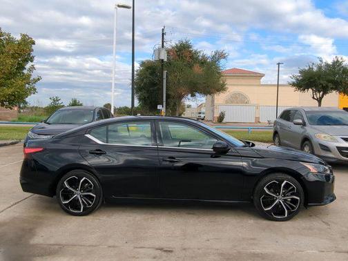 2024 Nissan Altima SR FWD
