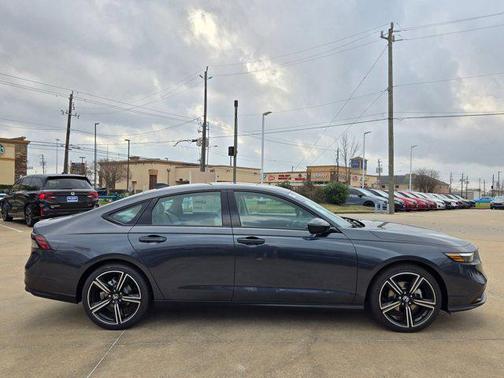 Meteorite Gray Metallic 2026 Honda Accord SE