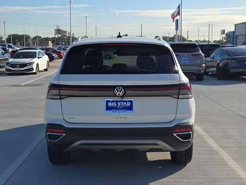 2025 Volkswagen Taos 1.5T SE