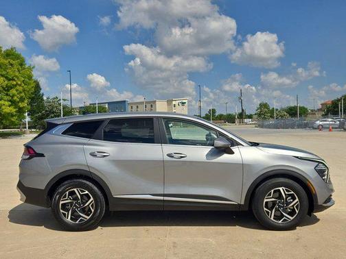 Steel Gray 2024 Kia Sportage LX