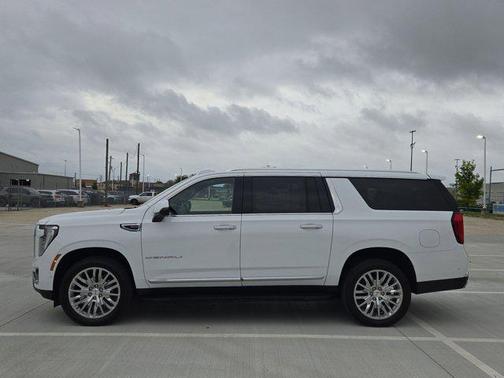 Summit White 2025 GMC Yukon XL Denali