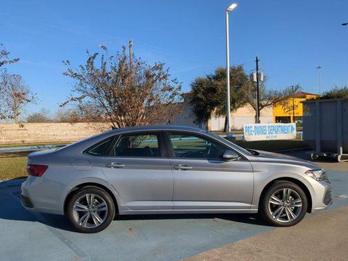 2024 Volkswagen Jetta 1.5T SE