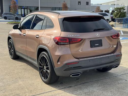 Rose Gold Metallic 2022 Mercedes-Benz GLA 250 Base