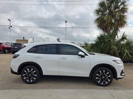 Platinum White Pearl 2026 Honda HR-V EX-L