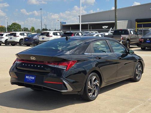 Abyss Black 2024 Hyundai ELANTRA SEL