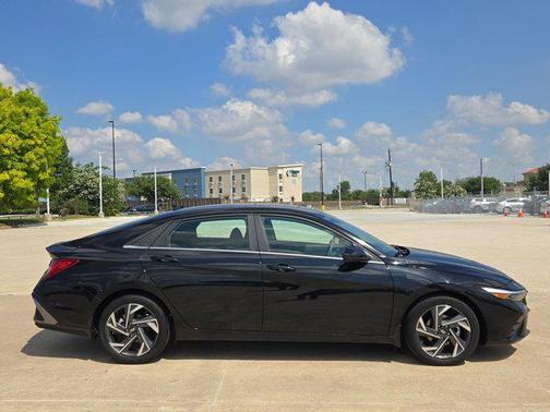 Abyss Black 2024 Hyundai ELANTRA SEL