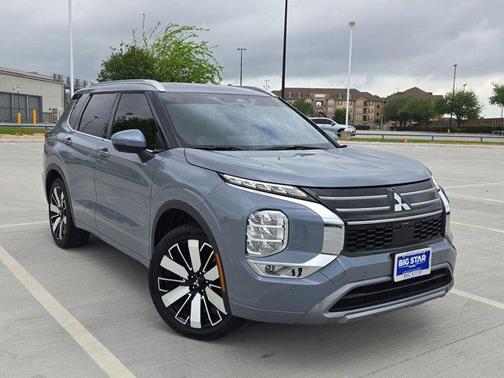 Gray 2025 Mitsubishi Outlander SEL 2.5 2WD