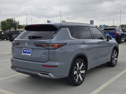 Gray 2025 Mitsubishi Outlander SEL 2.5 2WD