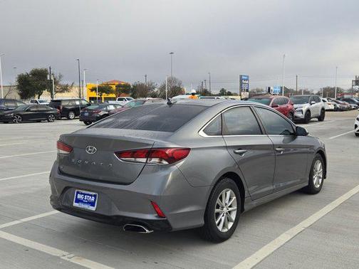 2018 Hyundai SONATA SE
