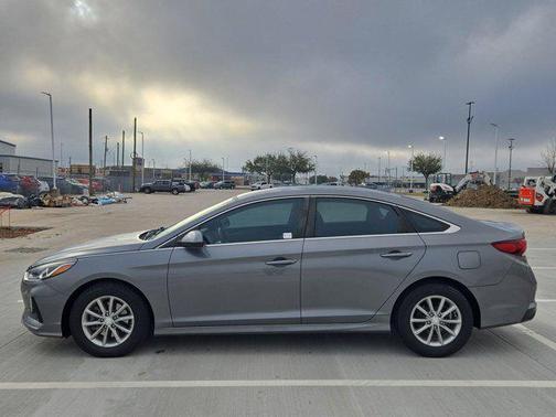 2018 Hyundai SONATA SE