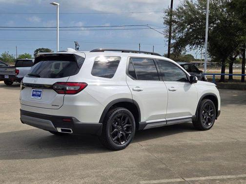 2025 Honda Pilot Touring 8-Passenger