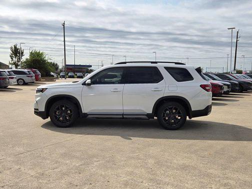 2025 Honda Pilot Touring 8-Passenger