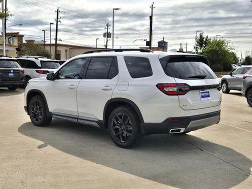 2025 Honda Pilot Touring 8-Passenger