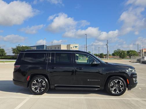 Diamond Black Crystal Pearlcoat 2024 Jeep Wagoneer Series III 4x4